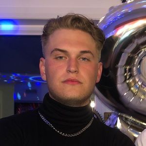 Meet your Posher, Hugo